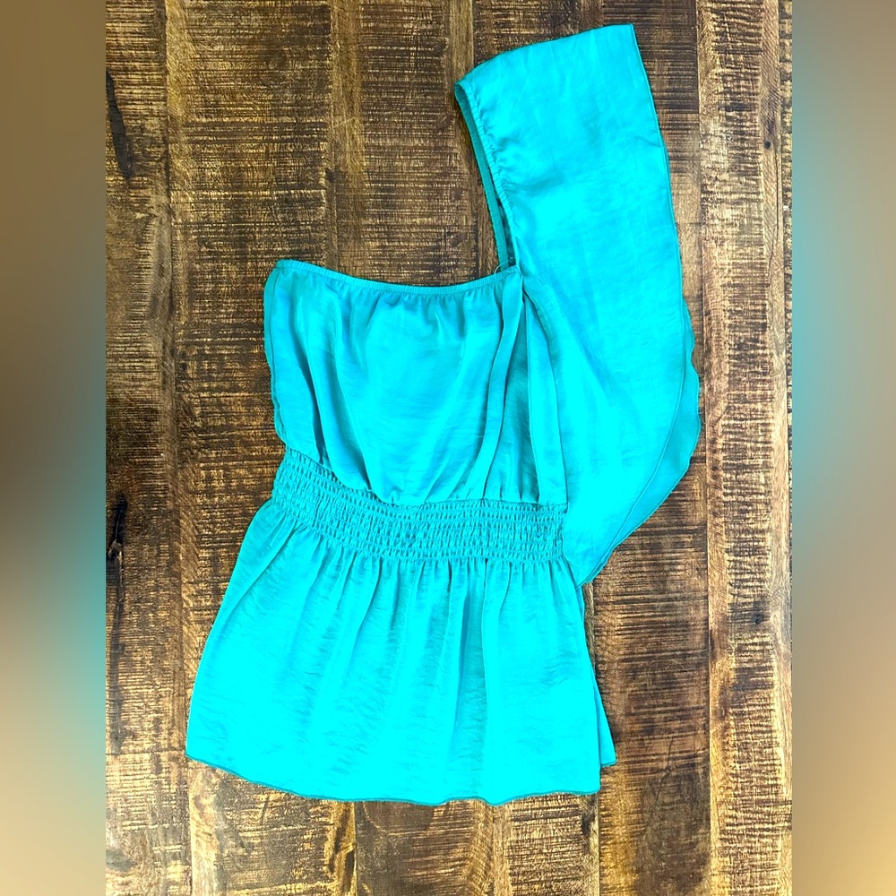 Speechless 1 shoulder top